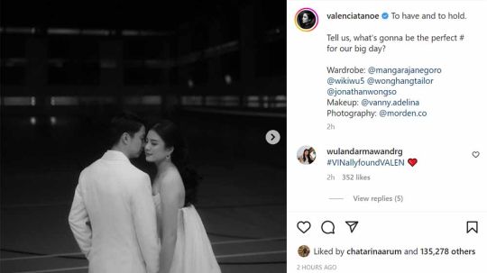 Valencia Tanoe pamer foto prewedding dengan Kevin Sanjaya. (Foto: Instagram@valenciatanoe) Copyright: © Instagram@valenciatanoe