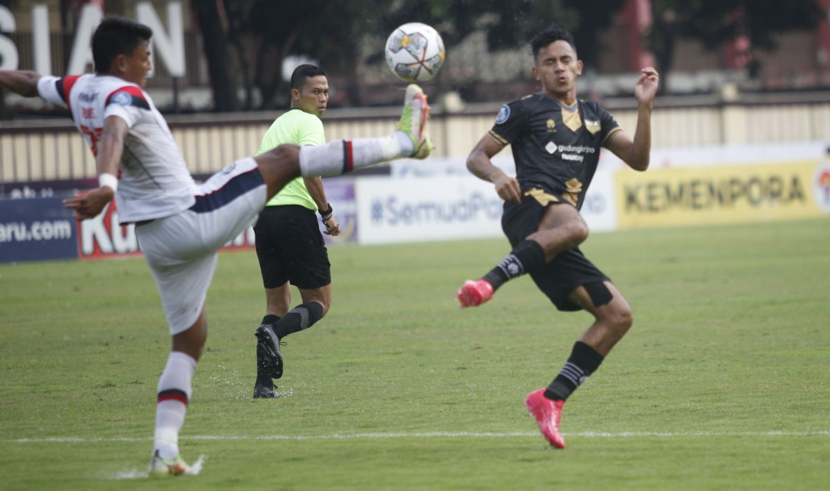 Pertandingan Liga 1 antara Arema FC vs Dewa United di Stadion PTIK, Jakarta, Jumat (10/03/2023). Copyright: © Herry Ibrahim/INDOSPORT