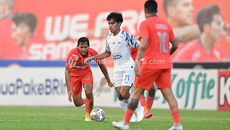 Laga Borneo FC vs PSIS Semarang. Copyright: © PT LIB