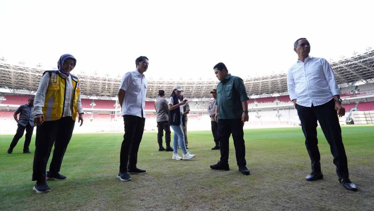 Ketua Umum PSSI, Erick Thohir saat meninjau Stadion Gelora Bung Karno. (Foto: PSSI) Copyright: © PBSI