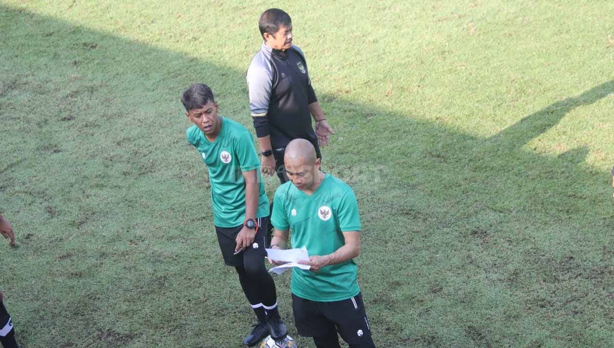 Timnas Indonesia U-22 menggelar internal game pada TC Tahap Kedua sebagai persiapan SEA Games 2023 di Lapangan B, Senayan, Jakarta, Kamis (16/03/2023). Copyright: © Herry Ibrahim/INDOSPORT