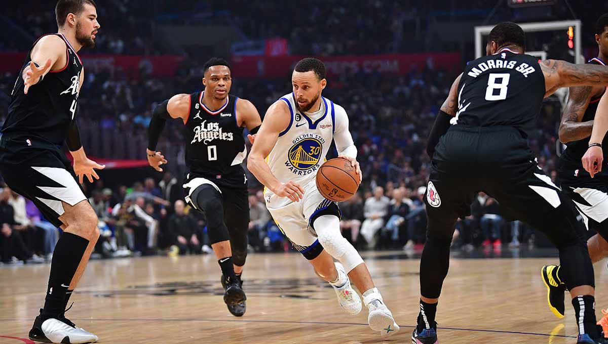 Pebasket NBA Stephen Curry di laga antara Los Angeles Clippers vs Golden State Warriors. (Foto: REUTERS/Gary A. Vasquez) Copyright: © REUTERS/Gary A. Vasquez