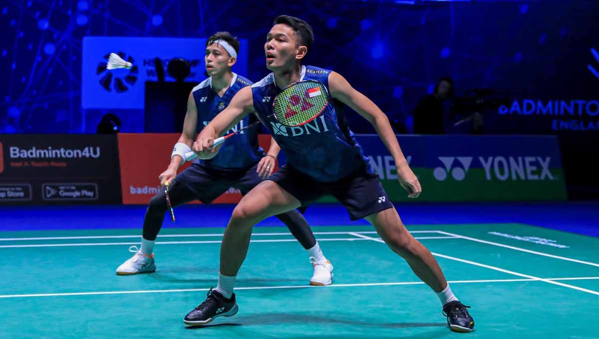 Pasangan ganda putra Indonesia Fajar Alfian/Muhammad Rian Ardianto melawan Mohammad Ahsan/Hendra Setiawan di final All England 2023. (Foto: PBSI) Copyright: © PBSI