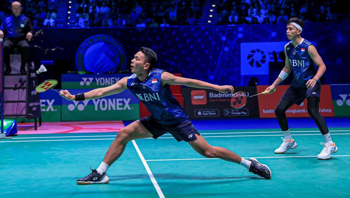 Pasangan ganda putra Indonesia Fajar Alfian/Muhammad Rian Ardianto melawan Mohammad Ahsan/Hendra Setiawan di final All England 2023. (Foto: PBSI) Copyright: © PBSI