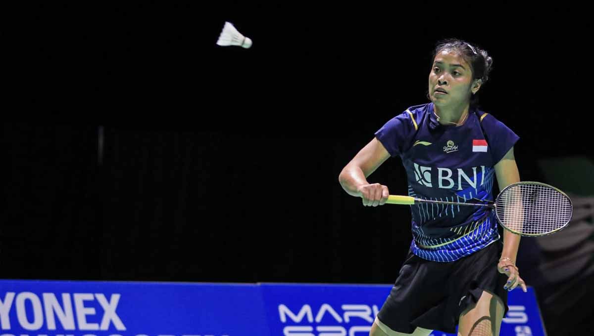Berjaya dengan meraih gelar juara di Spain Masters 2023, Gregoria Mariska Tunjung mendapat acungan jempol dari calon pelatih, Indra Wijaya. Copyright: © PBSI
