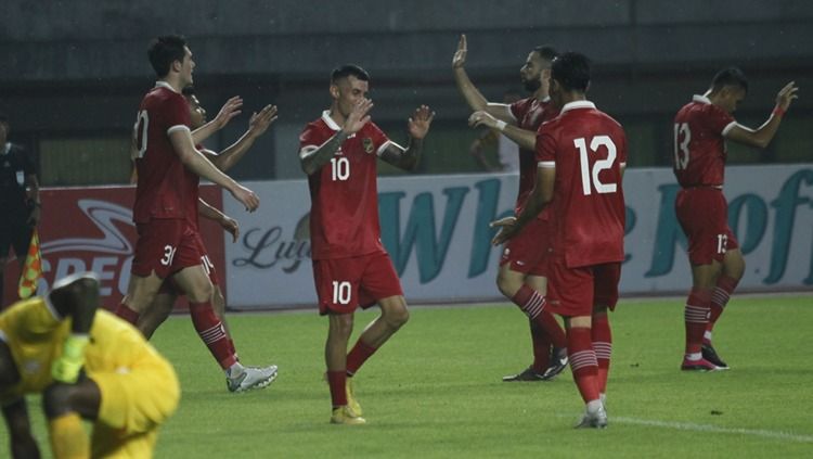 Pertandingan FIFA Matchday antara Timnas Indonesia vs Burundi di Stadion Patriot Candranhaga, Bekasi, Sabtu (25/03/23). Foto: Herry Ibrahim/Indosport Copyright: © Herry Ibrahim/INDOSPORT