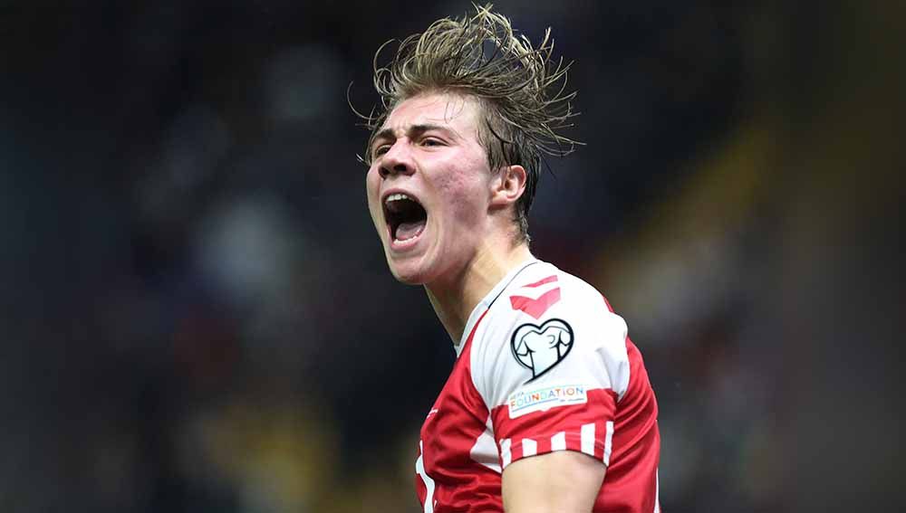 Pemain Denmark, Rasmus Hojlund menjadi incaran Manchester United. (Foto: REUTERS/Pavel Mikheyev) Copyright: © REUTERS/Pavel Mikheyev