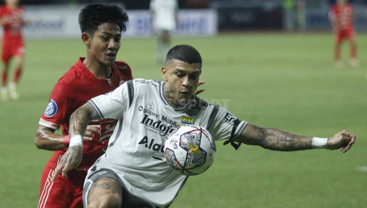 Laga Liga 1 antara Persija Jakarta vs Persib Bandung di Stadion Patriot (Bekasi), Jumat (31/03/23). Copyright: © Herry Ibrahim/INDOSPORT