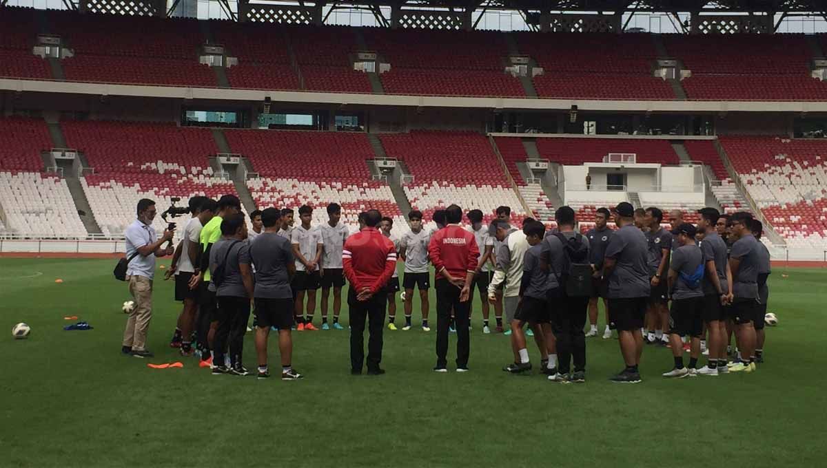 Presiden Joko Widodo bertemu Timnas Indonesia U-20 pasca batalnya piala dunia U-20. Copyright: © Petrus Manus Da'Yerimon/INDOSPORT