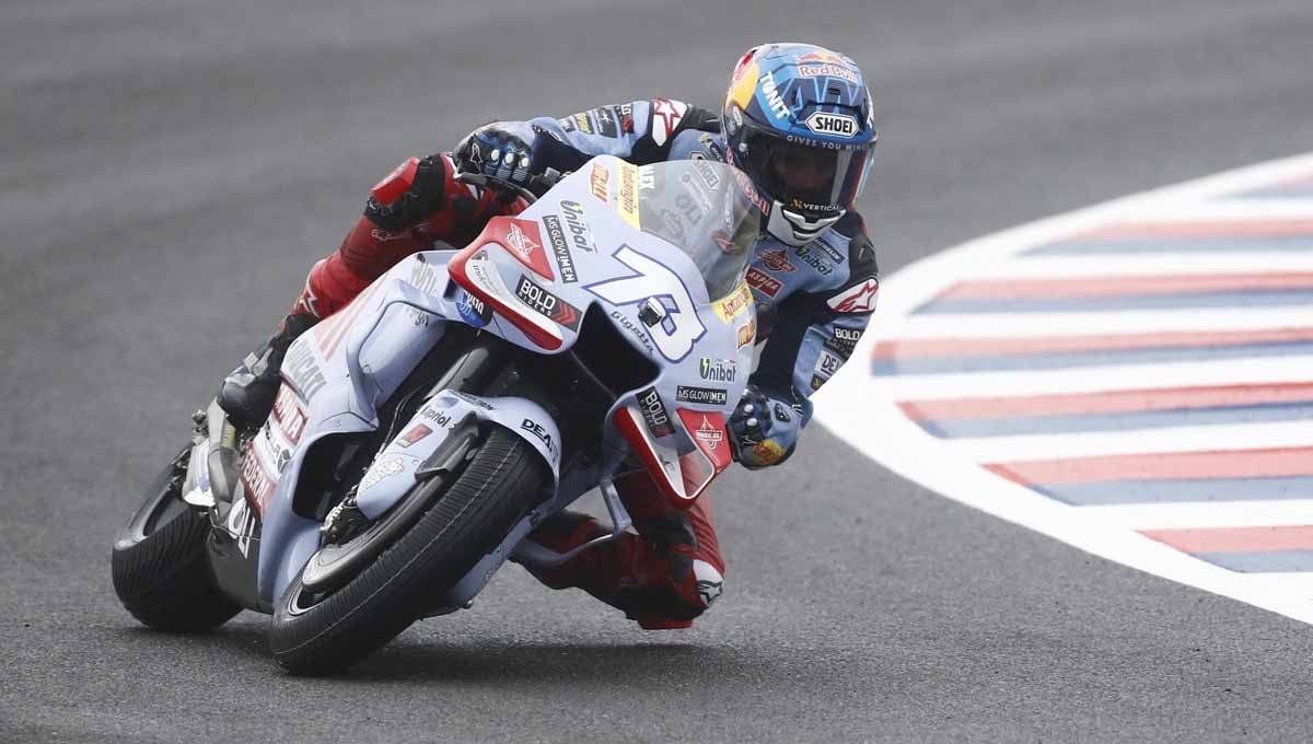 Alex Marquez masih terpuruk di peringkat 9 klasemen sementara MotoGP 2023. Copyright: © REUTERS/Agustin Marcarian