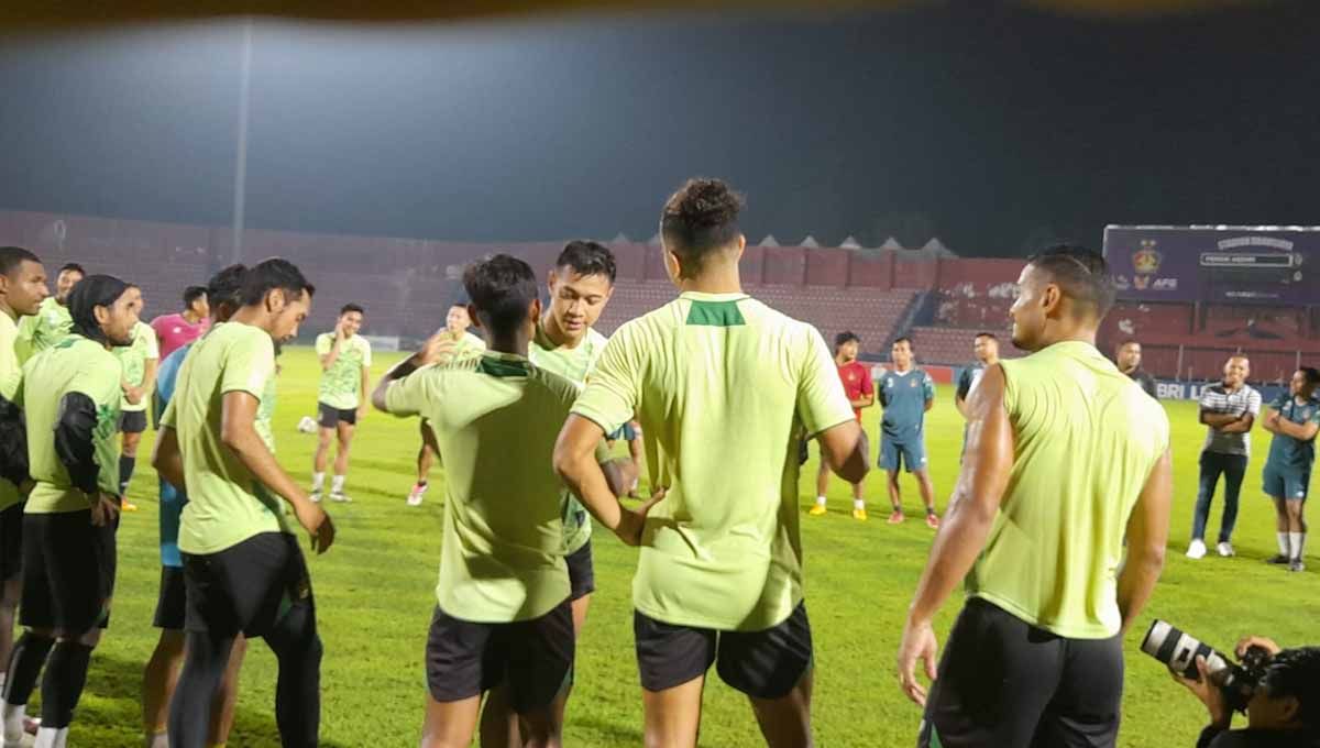 Moch Al Amin Syukur Fisabillah ucapkan perpisahan untuk Persik Kediri. (Foto: MO Persik Kediri) Copyright: © MO Persik Kediri