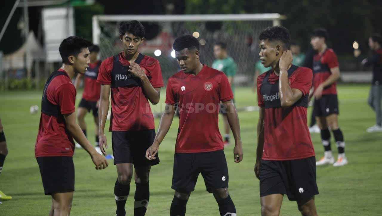 Latihan Timnas Indonesia U-22 sebagai persiapan menuju SEA Games 2023. Copyright: © Herry Ibrahim/INDOSPORT