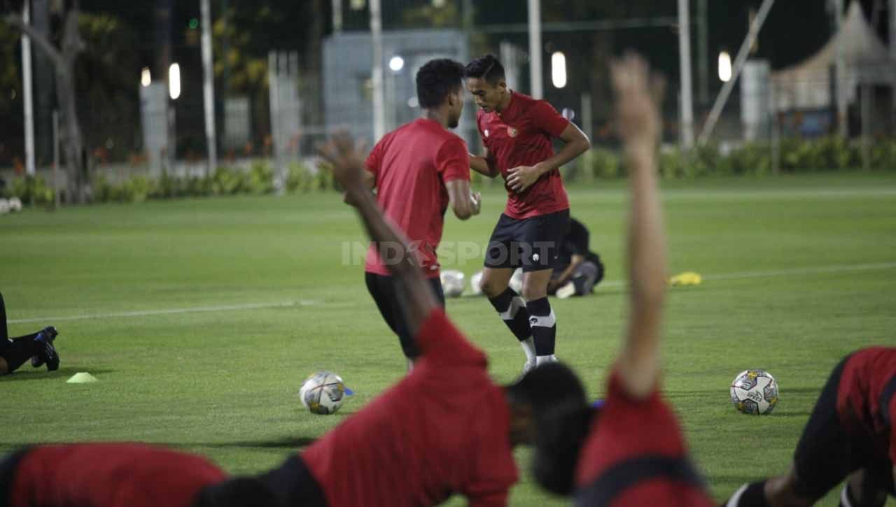 Latihan Timnas Indonesia U-22 sebagai persiapan menuju SEA Games 2023 di Lapangan Senayan, Jakarta, Rabu (05/04/23). Copyright: © Herry Ibrahim/INDOSPORT