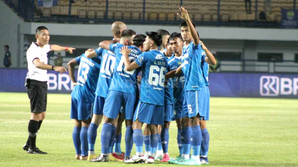 Draft jadwal Persib Bandung untuk Liga 1 2023/2024 sudah dirilis dan skuat Luis Milla akan membuka musim ini di Gelora Bandung Lautan Api. Copyright: © Arif Rahman/INDOSPORT