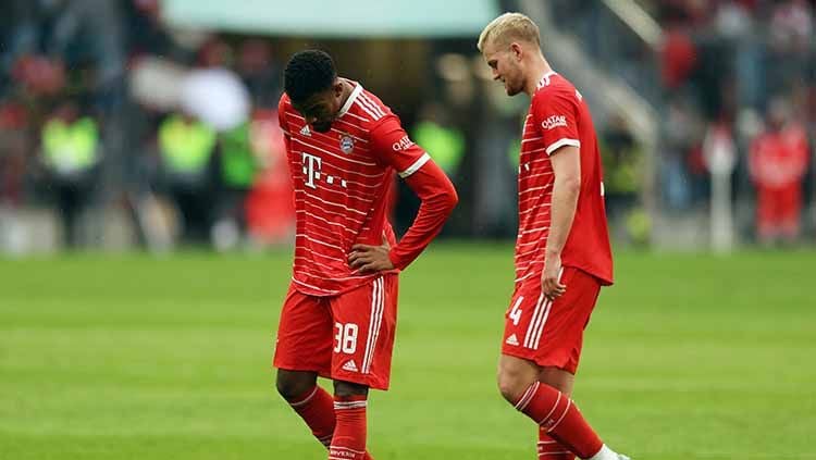 2 Pemain Bayern Munchen, Ryan Gravenberch dan Matthijs de Ligt. Copyright: © REUTERS
