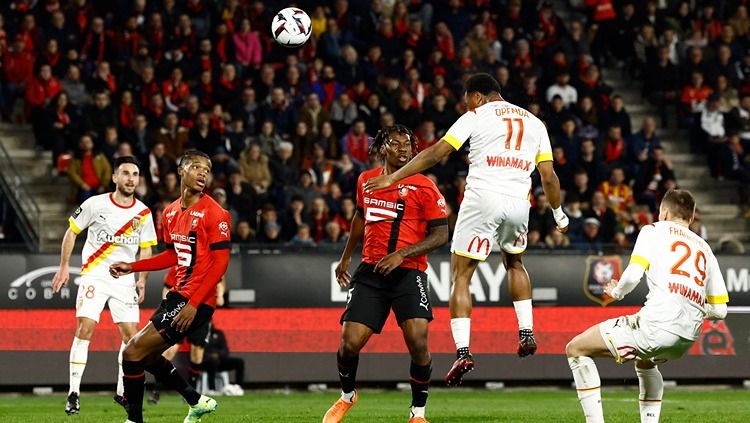 Lois Openda ketika mencetak gol di laga Rennes vs RC Lens. (Foto: REUTERS/Stephane Mahe) Copyright: © REUTERS/Stephane Mahe