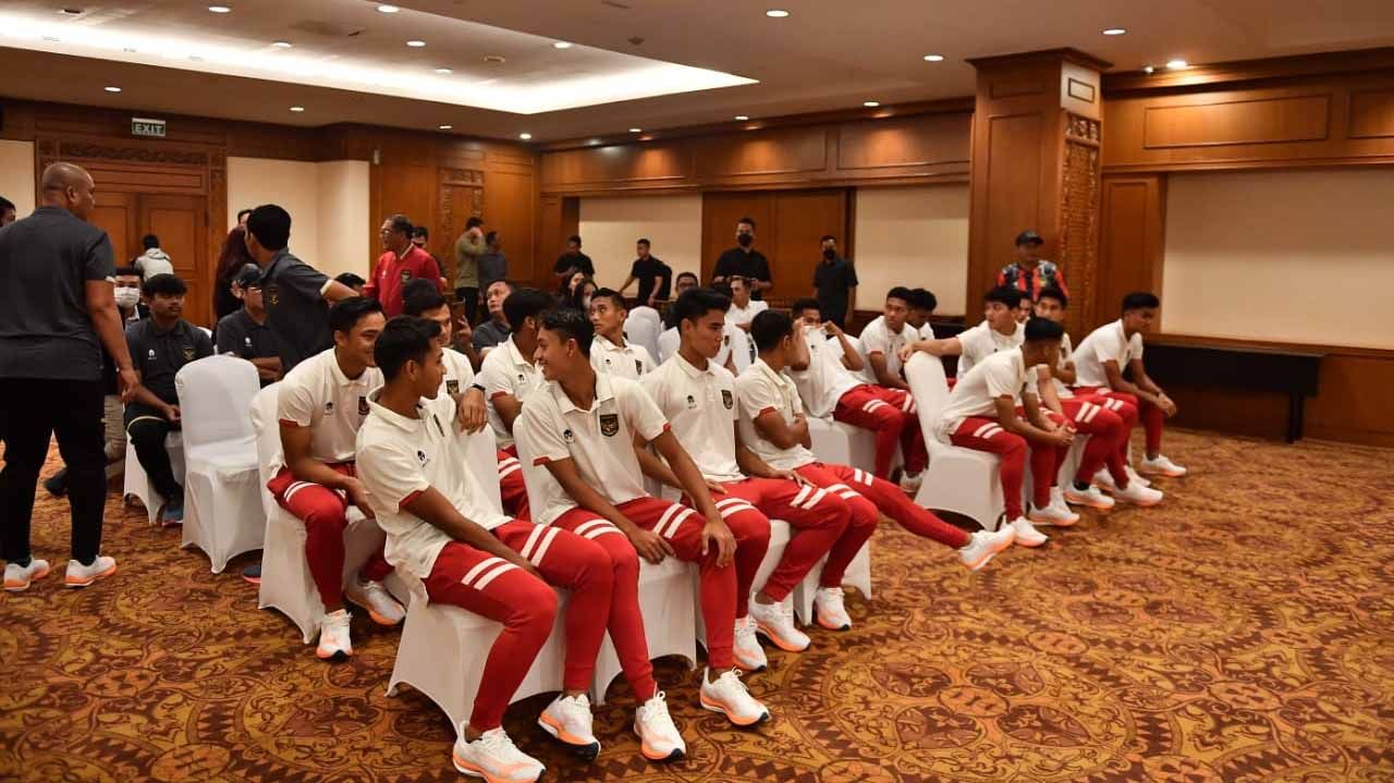 Acara pelepasan Timnas Indonesia U-22 ke SEA Games 2023 Kamboja oleh Ketum PSSI Erick Thohir di Hotel Sultan, Jakarta, Jumat (21/04/23). (Foto: PSSI) Copyright: © PSSI