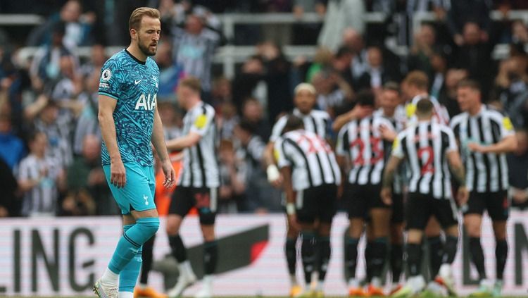 Ekspresi kekecewaan Harry Kane saat Tottenham Hotspur dihajar Newcastle United. Reuters/Lee Smith Copyright: © Reuters/Lee Smith
