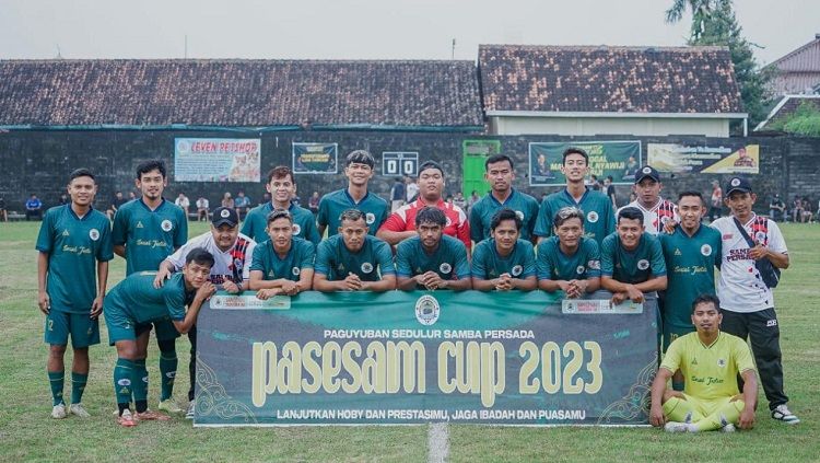 Para pemain dari Liga 1 dan Liga 2 meriahkan turnamen Pasesam Cup 2023 di Weru, Sukoharjo. Copyright: © Dok. Samba Persada