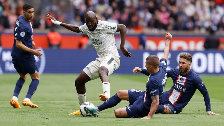 Laga Liga Prancis (Ligue 1) antara Paris Saint-Germain (PSG) vs Lorient, Minggu (30/04/23), sajikan ada drama kartu merah yang membuat Les Parisiens digeprek. Foto: REUTERS/Christian Hartmann. Copyright: © REUTERS/Christian Hartmann