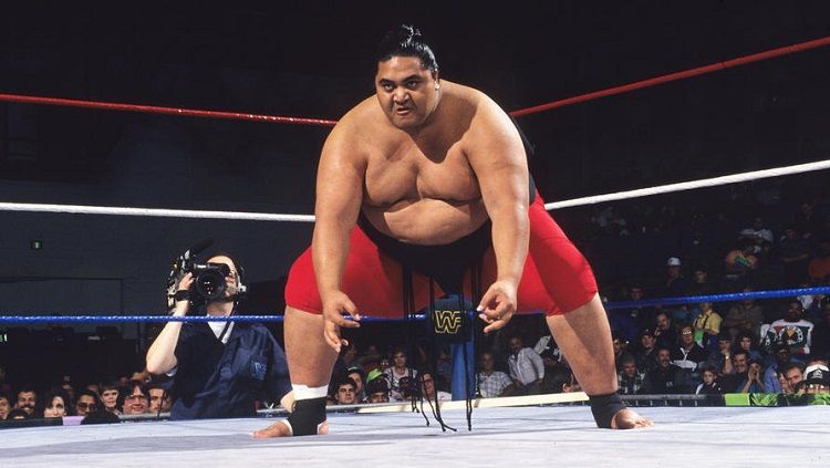 Yokozuna merupakan salah satu jawara WWE yang melegenda namun meninggal secara tragis. Copyright: © WWE