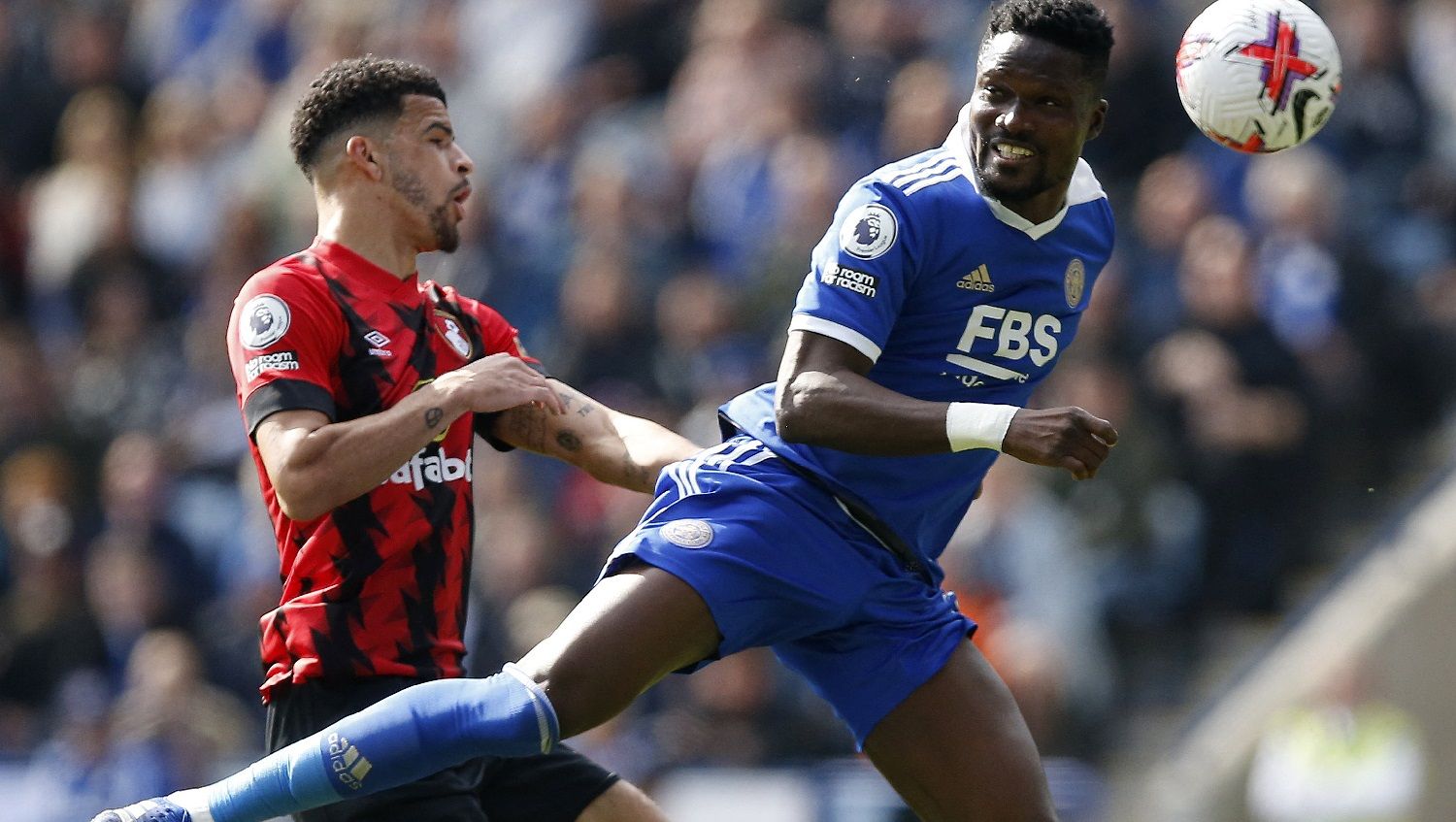 Pemain Leicester Citty, Daniel Amartey (kiri). Copyright: © Reuters/Craig Brough