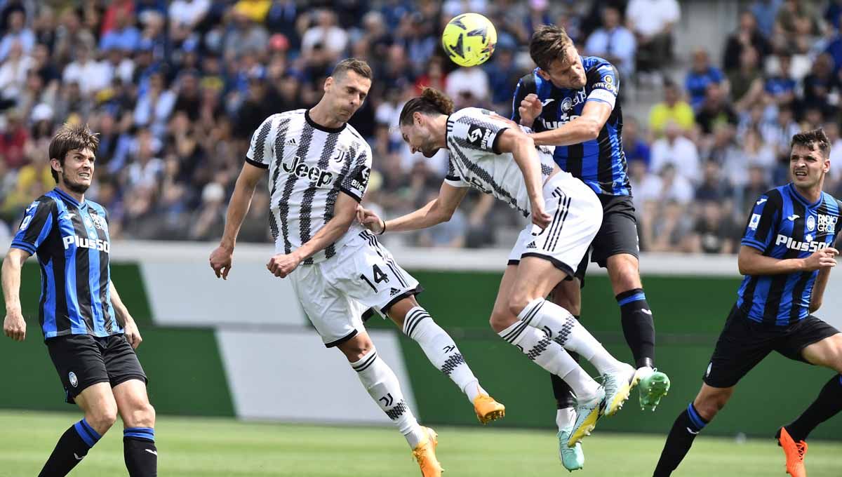 Laga Liga Italia (Serie A) antara Atalanta vs Juventus, Minggu (07/05/23), sajikan Bianconeri yang kembali meraih kemenangan. Copyright: © REUTERS/Massimo Pinca