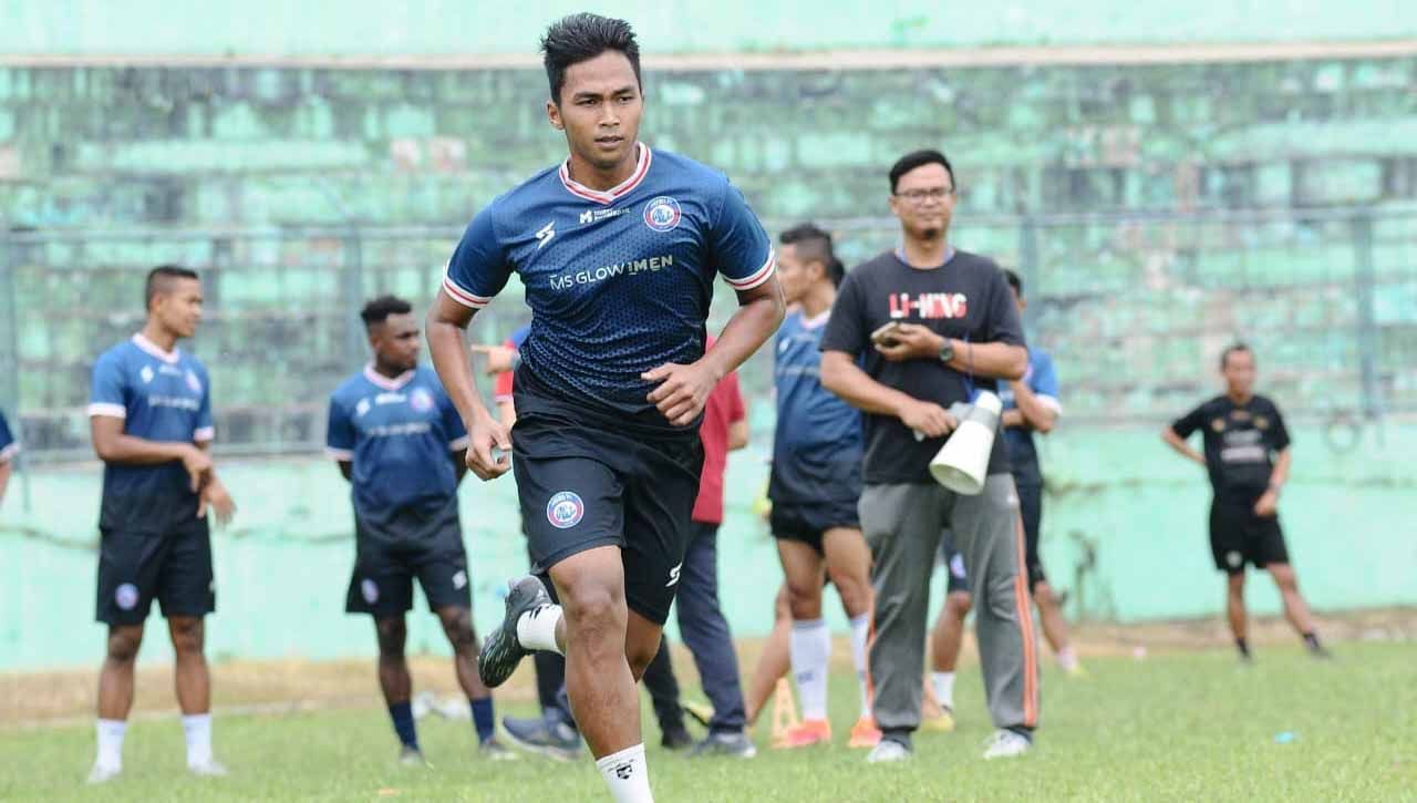 Bagas Adi Nugroho pemain Arema FC saat lakukan tes fisik. (Foto: MO Arema FC) Copyright: © MO Arema FC