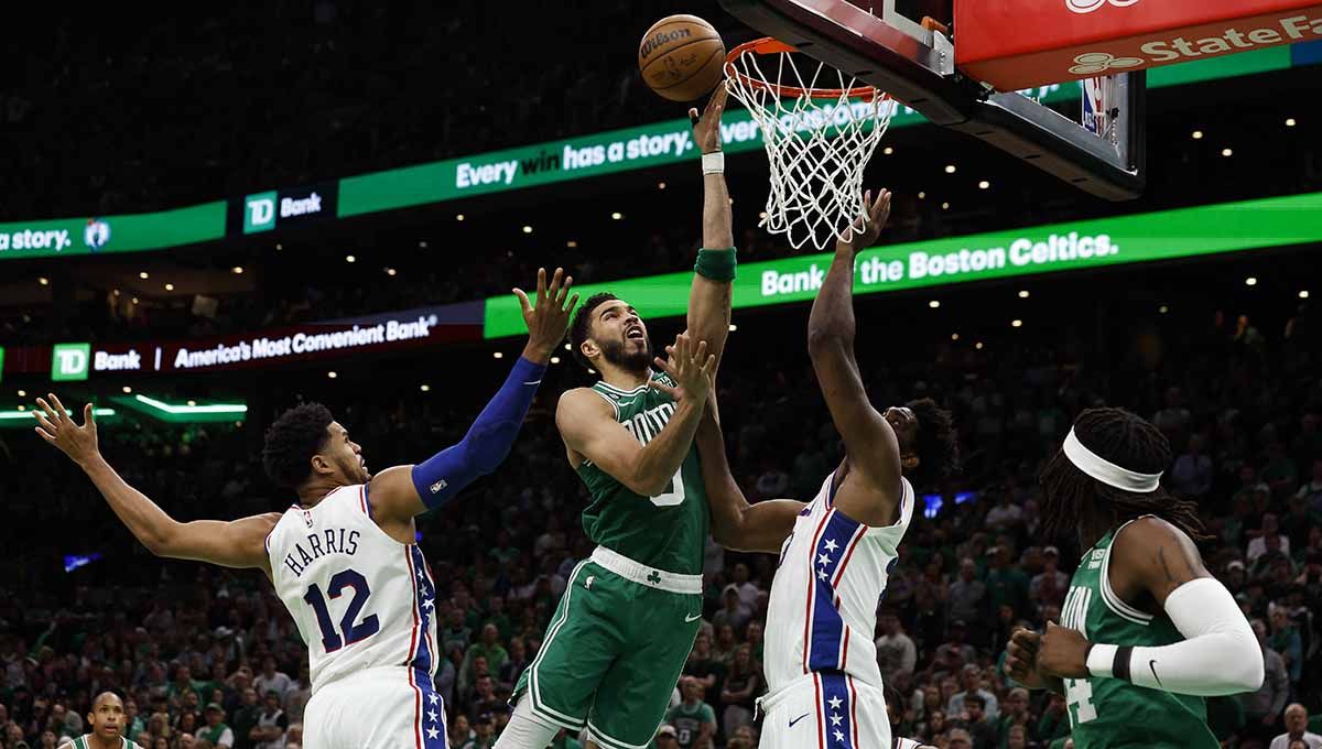 Pebasket Boston Celtics Jayson Tatum di laga NBA antara Boston Celtics vs Philadelphia 76ers. (Foto: REUTERS/Winslow Townson) Copyright: © REUTERS/Winslow Townson