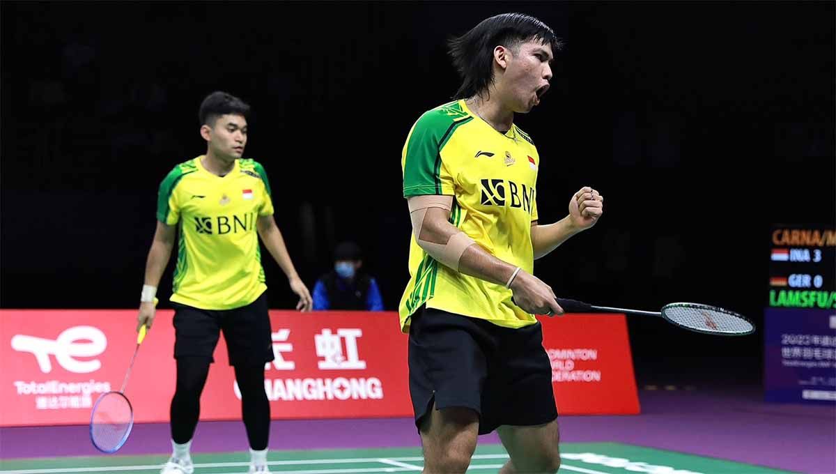 Beberapa kali di-fault wasit membuat Leo Rolly Carnando/Daniel Marthin kehilangan fokus dan gagal menyumbang poin untuk Indonesia di Piala Sudirman 2023. Copyright: © PBSI