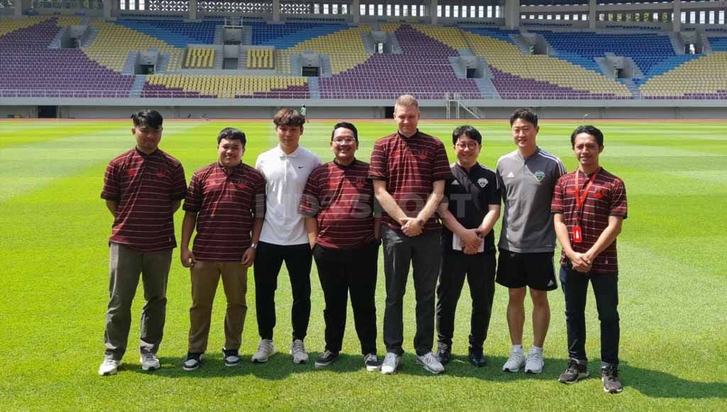 Bakal hadapi Persis Solo pada Sabtu (17/6/23), tim sepak bola asal Korea Selatan, Jeonbuk Hyundai Motors, diperkuat dua pemain semifinalis Piala Dunia U-20 2023. Copyright: © Nofik Lukman Hakim/INDOSPORT