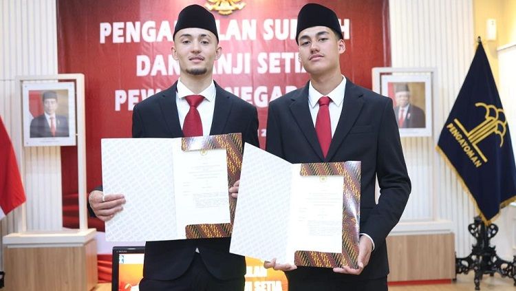 Dua pemain keturunan Indonesia, Rafael Struick dan Ivan Jenner, telah resmi berstatus Warga Negara Indonesia (WNI). Copyright: © PSSI