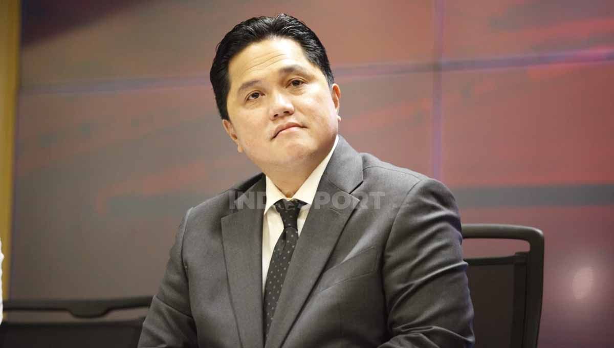 Ketum PSSI Erick Thohir didampingi Waketum Zainudin Amali dan Exco Arya Sinulingga saat jumpa pers pengumuman Argentina resmi jadi lawan Timnas Indonesia pada FIFA Matchday, Juni mendatang Copyright: © Herry Ibrahim/INDOSPORT