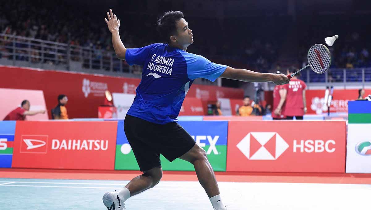 Sukses buat sejarah kariernya dengan menembus delapan besar Malaysia Masters 2023, Christian Adinata dipuji luar biasa oleh bintang Denmark, Magnus Johannsen. Copyright: © PBSI