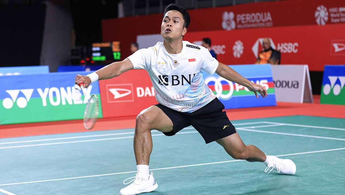 Keok dari Weng Hongyang di babak 16 besar Malaysia Masters 2023, mental Anthony Sinisuka Ginting 'dikuliti' media China. Copyright: © PBSI