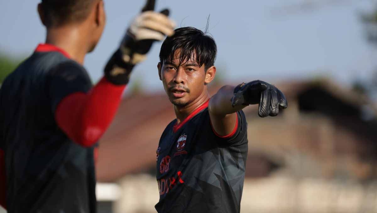 Madura United menempuh cara lain dalam aktivitasnya di bursa transfer Liga Indonesia atau Liga 1 2023/2024. Mereka memilih memulangkan sejumlah pemain lama. Copyright: © MO Madura United
