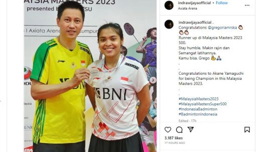 Pelatih tunggal putri, Indra Wijaya, beri pesan khusus untuk Gregoria Mariska usai gagal juara di Malaysia Masters 2023. Copyright: © Instagram @indrawijayaofficial