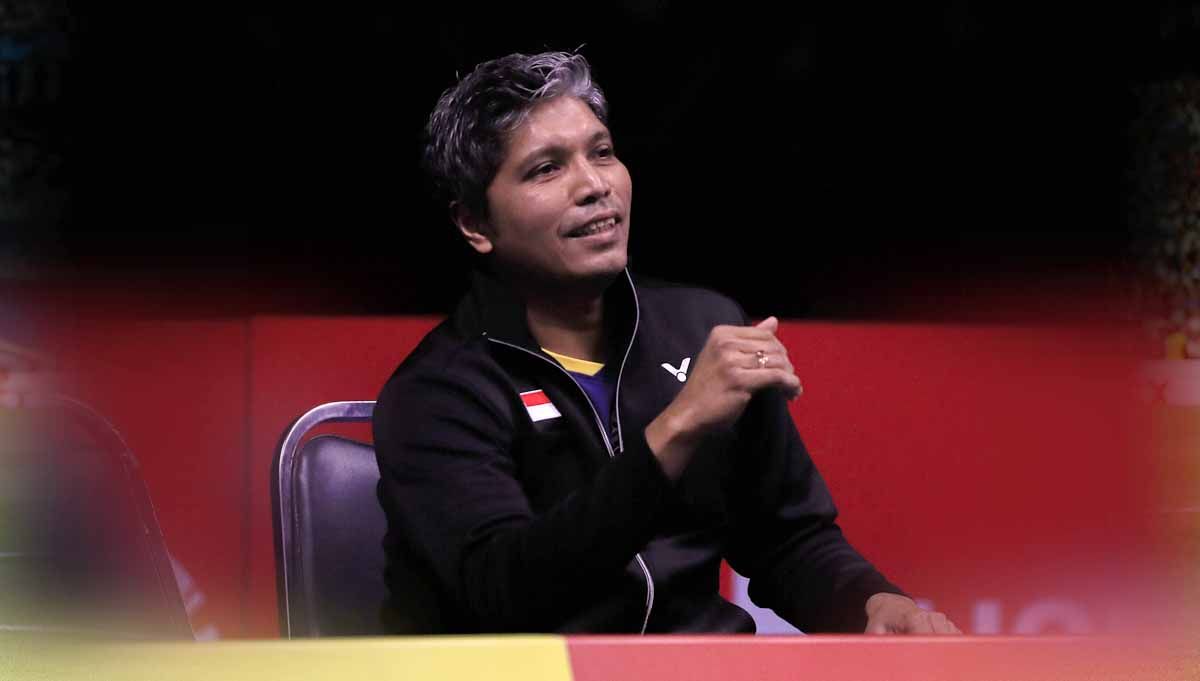 Reaksi atlet bulutangkis luar negeri, Jordan Hart, jadi sorotan saat admin BWF membuat unggahan mengharukan untuk pelatih tunggal putra PBSI, Irwansyah. Copyright: © PBSI