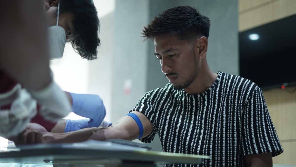 Pemain belakang Persib, Daisuke Sato, saat jalani tes kesehatan sebelum latihan bersama untuk persiapan Liga 1 2023-2024. (Foto: Media officer Persib) Copyright: © Media officer Persib