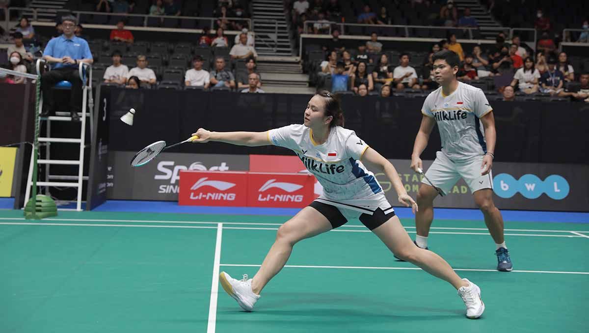 Ganda campuran Melati Daeva Oktavianti mengunggah status menyentuh usai dia dan sang partner, Praveen Jordan, kandas mengenaskan di babak 16 besar Korea Open 2023. Copyright: © PBSI