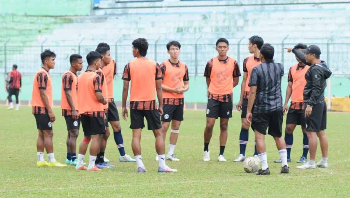 Para pemain Arema FC saat latihan. (Foto: MO Arema FC) Copyright: © MO Arema FC