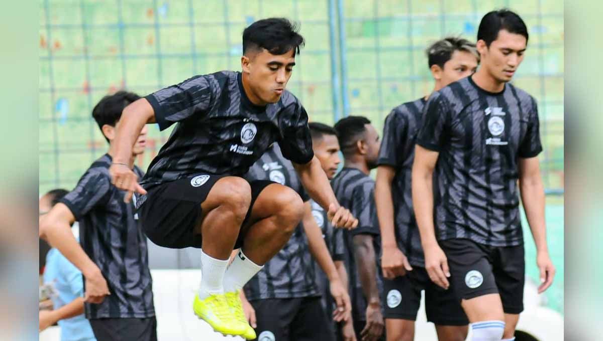 Gufroni Al Maruf latihan bersama Arema FC. (Foto: MO Arema FC) Copyright: © MO Arema FC