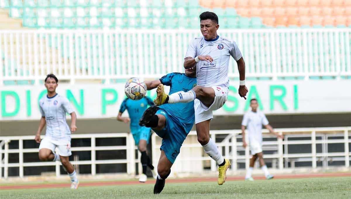 Arema FC akhirnya menempuh opsi untuk menggelar training center (tc) di Yogyakarta, setelah melakoni uji coba pramusim di Pulau Dewata. Copyright: © MO Arema FC