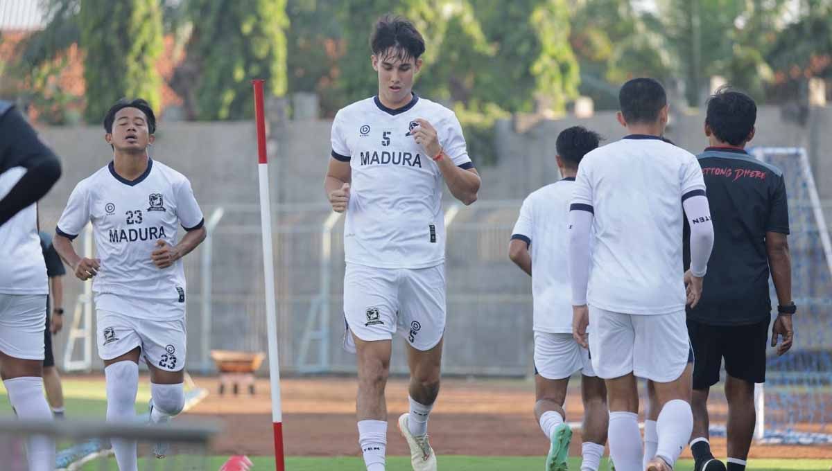 Madura United dalam sesi latihan. (Foto: MO Madura United) Copyright: © MO Madura United