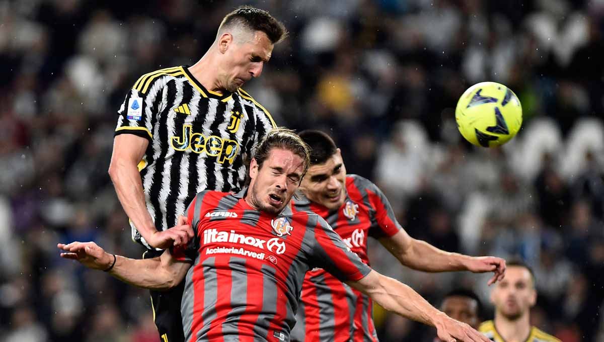 Striker Juventus, Arkadiusz Milik saat laga antara Juventus melawan Cremonese di Seria A Italia. (Foto: REUTERS/Massimo Pinca) Copyright: © REUTERS/Massimo Pinca