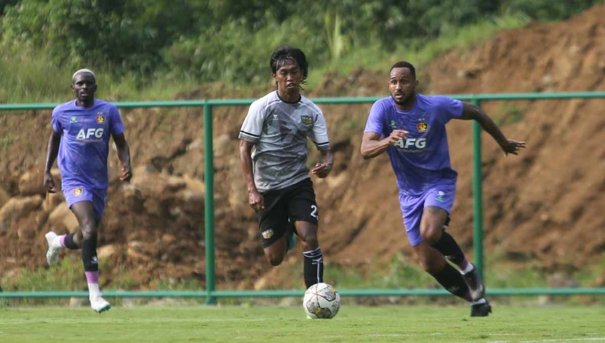 Laga uji coba antara Persik Kediri vs Dewa United. (Foto: MO Persik Kediri) Copyright: © MO Persik Kediri