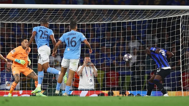 Romelu Lukaku membuang peluang emas di final Liga Champions Manchester City vs Inter Milan (11/06/23). (Foto: REUTERS/Matthew Childs) Copyright: © REUTERS/Matthew Childs