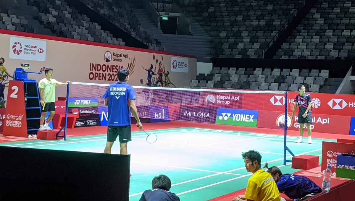 Suasana Latihan Para Atlet Jelang Indonesia Open 2023, Selasa (12/06/23). Copyright: © Ammara Marthiara/INDOSPORT