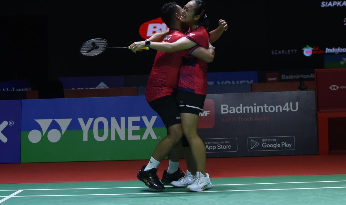 Ganda campuran Indonesia, Rehan Naufal Kusharjanto/Lisa Ayu Kusumawati berhasil mengalahkan pasangan Malaysia, Goh Soon Huat/Lai Shevon Jemie pada babak pertama Indonesia Open 2023 di Istora Senayan, Selasa (13/06/23). Foto: Herry Ibrahim/INDOSPORT Copyright: © Herry Ibrahim/INDOSPORT