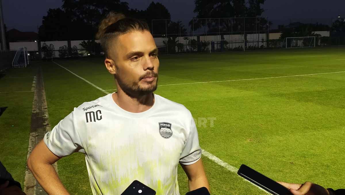 Asisten pelatih Persib, Manuel Perez-Cascallana. Foto: Arif Rahman/INDOSPORT. Copyright: © Arif Rahman/INDOSPORT